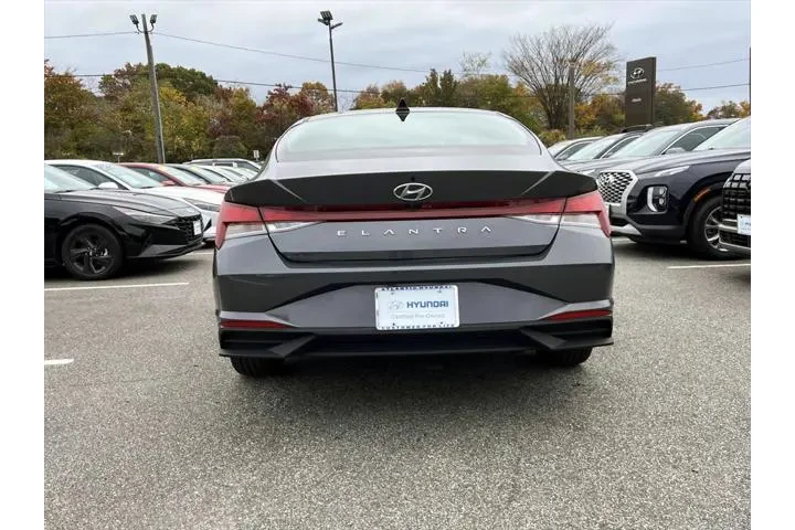 $20330 : Hyundai ELANTRA 2023 SEL 4dr image 6