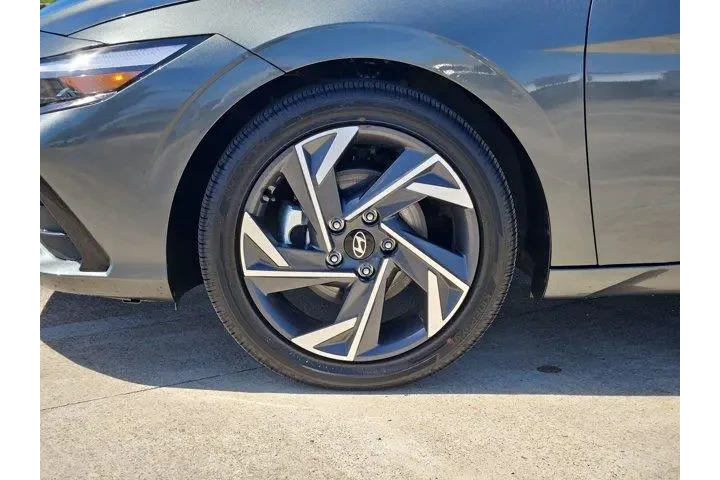 $23299 : Hyundai ELANTRA 2025 Limited image 10