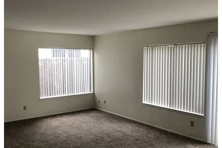 $2400 : HOUSE FOR RENT IN SAN DIEGO CA image 6