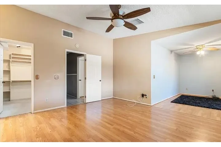 $1450 : 1 bed 1ba Apt in Koreatown image 7
