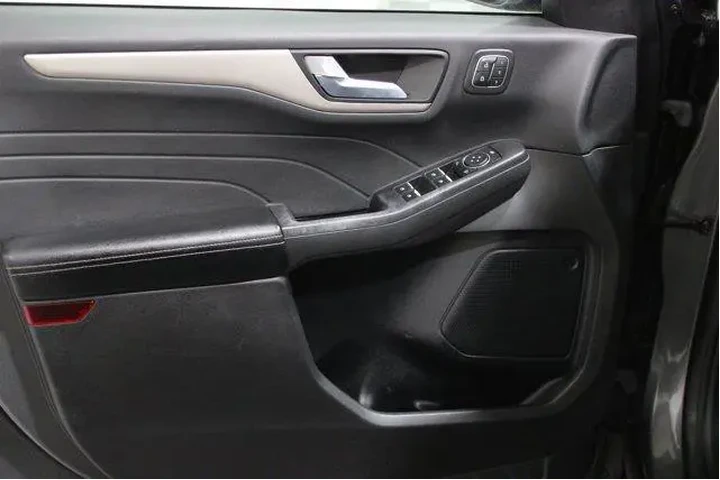 $19982 : Ford Escape 2022 SEL 4dr SUV image 3