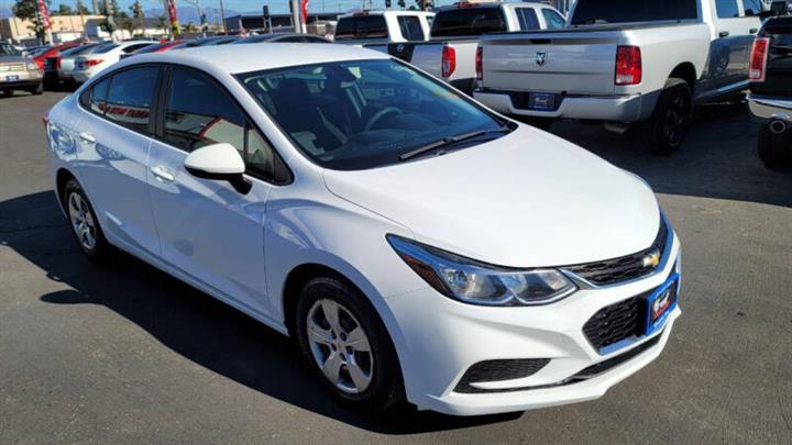 $7995 : 2018 Cruze LS Auto image 4