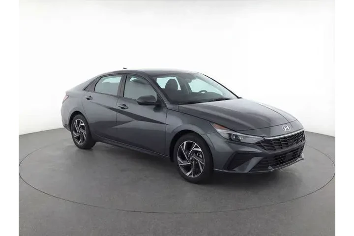 $18211 : Hyundai ELANTRA 2025 SEL Spo image 2