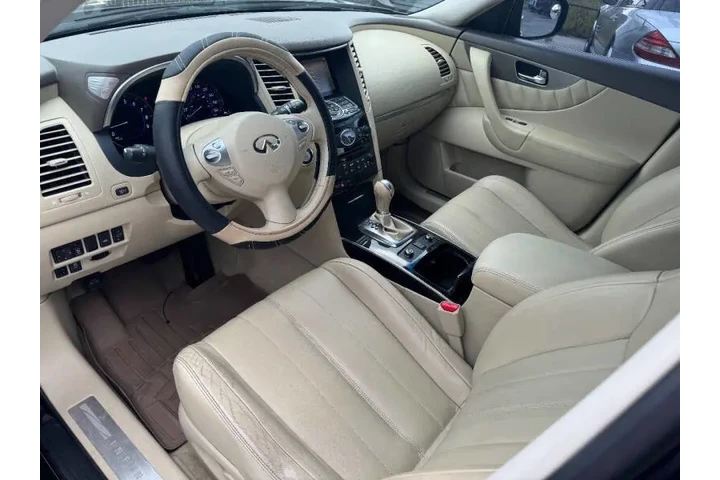 $9997 : 2014 QX70 image 10