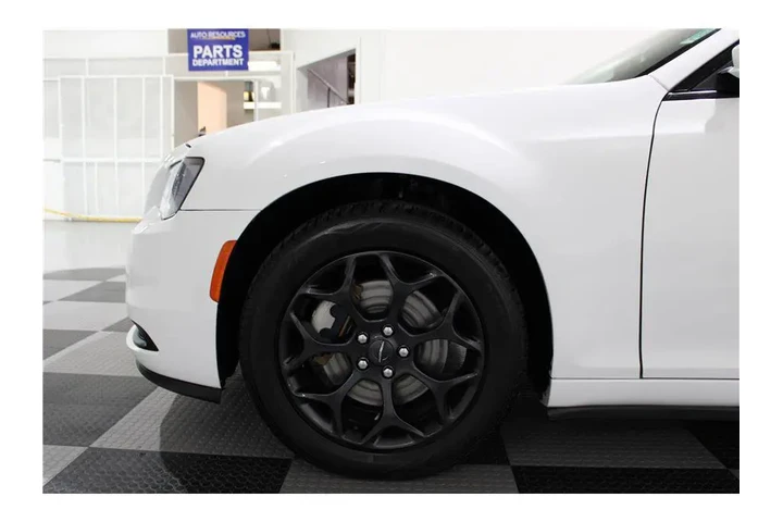 $16699 : 300 2019 image 8