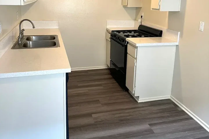 $1395 : Single Family Home image 5