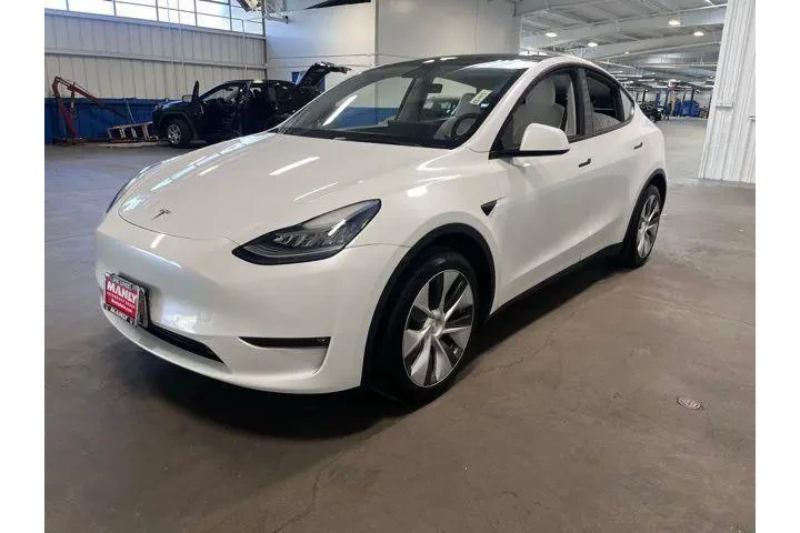 $29978 : Tesla Model Y 2021 AWD Long image 7