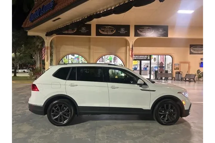 $20500 : Volkswagen Tiguan 2022 SE 4d image 4