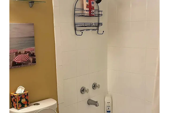 $2350 : Beautiful 3-Bedrooms image 6