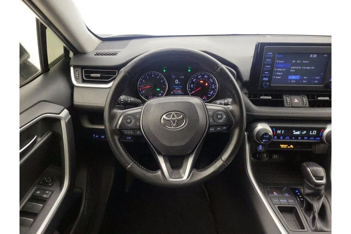 $19998 : Toyota RAV4 2019 XLE Premium image 10