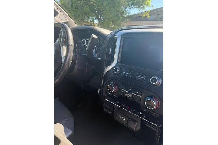 $12000 : 2020 Silverado 1500 LT image 5