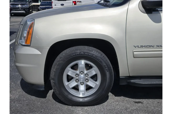 $16992 : GMC Yukon XL 2014 4x2 SLT 4d image 8