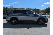 $22240 : Volkswagen Tiguan 2023 SE 4d thumbnail