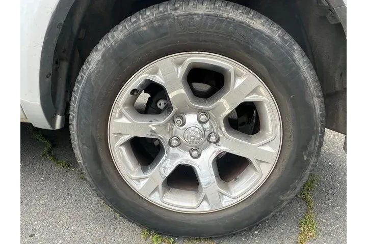 $17988 : Ram 1500 2014 4x4 Laramie 4d image 5