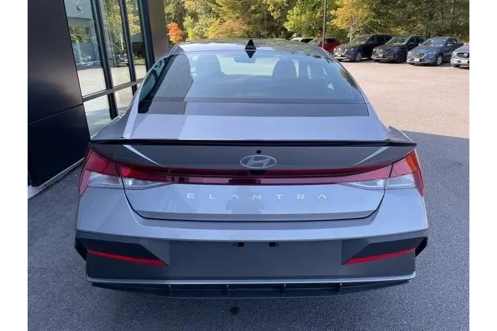 $20000 : Hyundai ELANTRA 2025 SEL Spo image 7