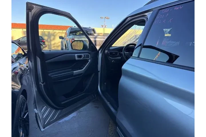 $25589 : Ford Explorer 2022 XLT 4dr S image 3