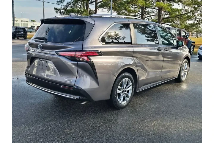 $34991 : Toyota Sienna 2022 Limited 7 image 3