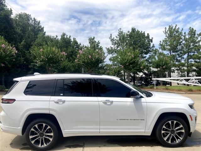 $37990 : 2021 Grand Cherokee Overland image 9