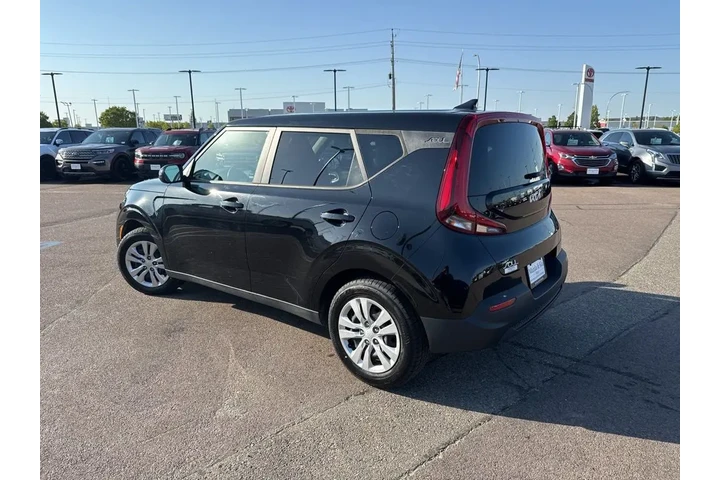 $15997 : 2022 Soul LX image 7