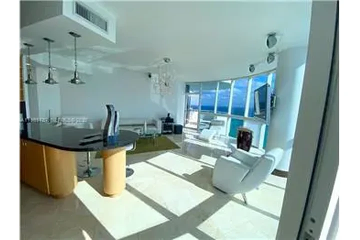 $8500 : Rental property with 3 bedro image 8