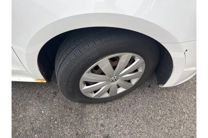 $6911 : Volkswagen Passat 2013 Wolfs image 6