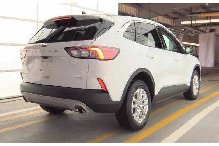 $18476 : Ford Escape 2022 AWD SE 4dr image 4