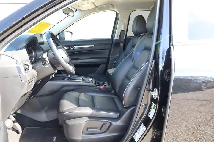 $27087 : 2025 CX-5 2.5 S Select Packag image 7