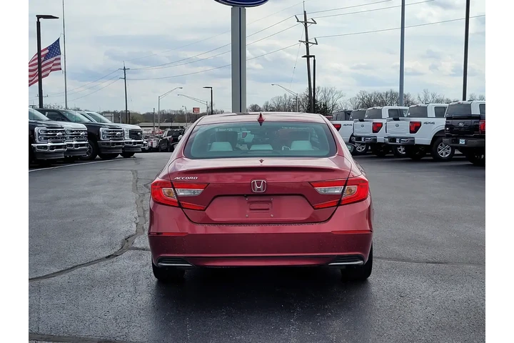 $18395 : Honda Accord 2019 LX 4dr Sed image 5