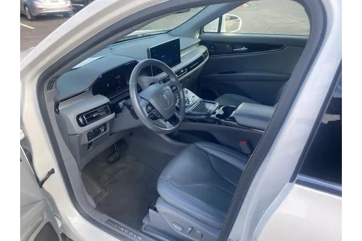 $33276 : Lincoln Nautilus 2022 Reserv image 9