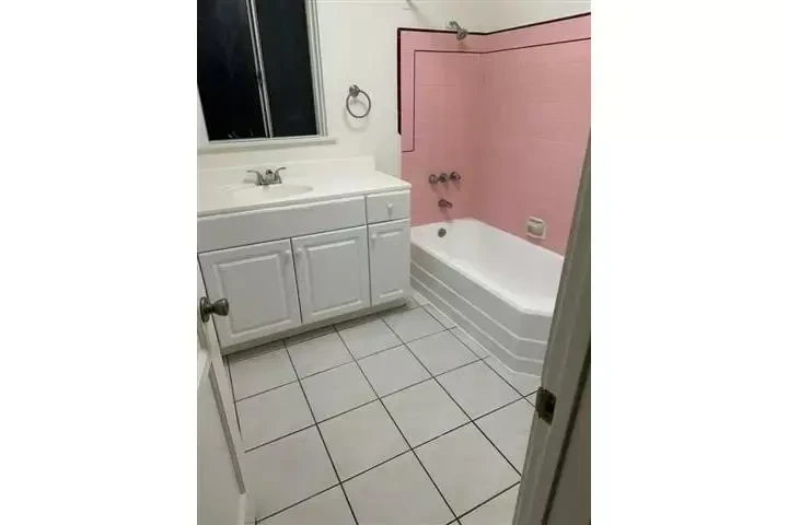 $1750 : APARTAMENTO en Lynwood image 4