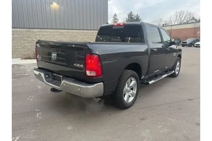 $10470 : Ram 1500 2015 4x4 SLT 4dr Cr image 5