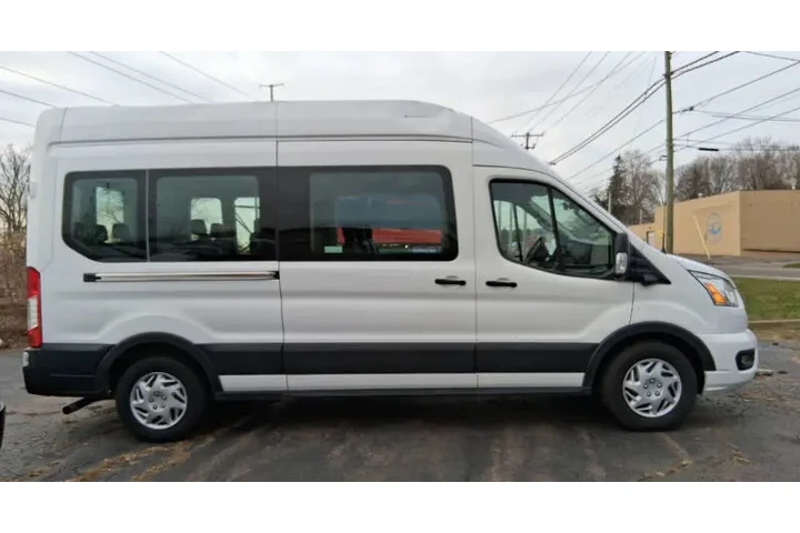 $32000 : 2022 Transit 350 XLT image 4