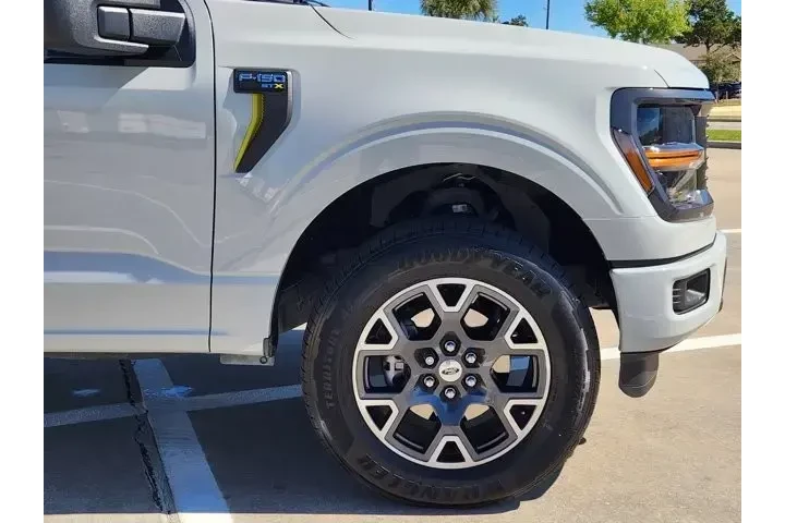 $38972 : Ford F-150 2024 4x2 STX 4dr image 8