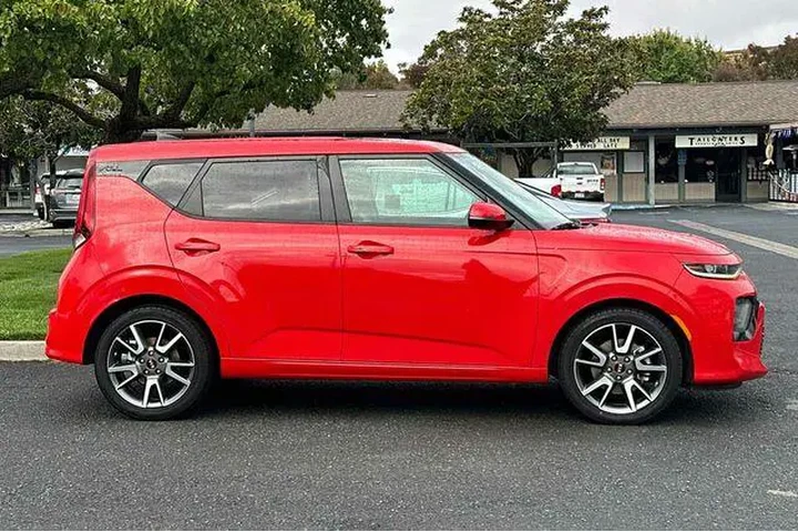 $13200 : Kia Soul 2020 GT-Line 4dr Cr image 7