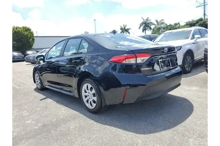 $18990 : Toyota Corolla 2024 LE 4dr S image 4