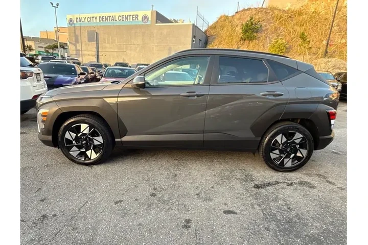 $22388 : Hyundai KONA 2024 SEL 4dr Cr image 6