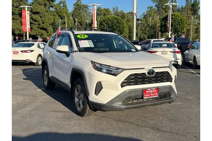 $25998 : Toyota RAV4 2022 XLE 4dr SUV image 8