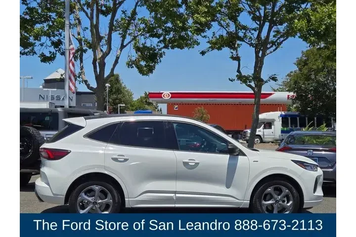 $29995 : Ford Escape 2024 ST-Line 4dr image 9