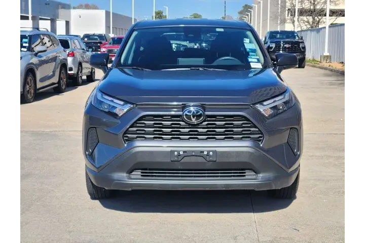$27616 : Toyota RAV4 2025 LE 4dr SUV image 2