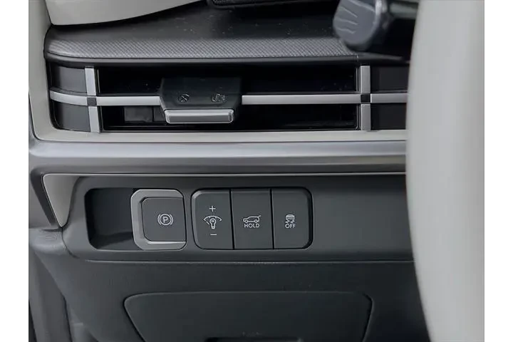 $31082 : Hyundai SANTA FE 2025 AWD SE image 8