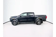$37999 : GMC Canyon 2023 4x4 AT4 4dr thumbnail