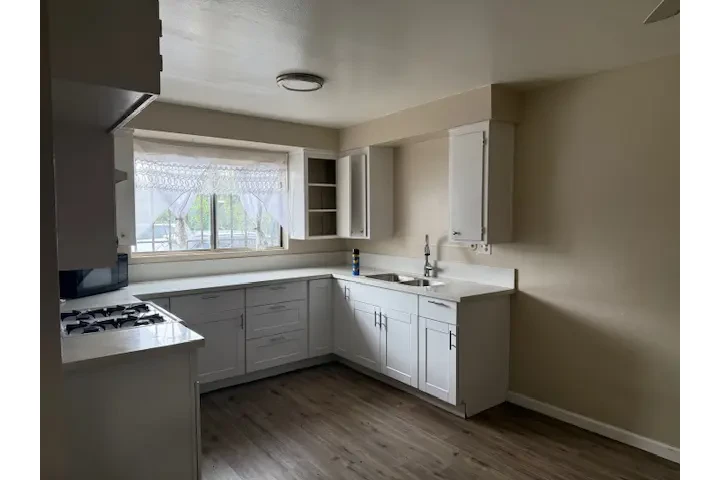 $2200 : se renta apartamento image 3