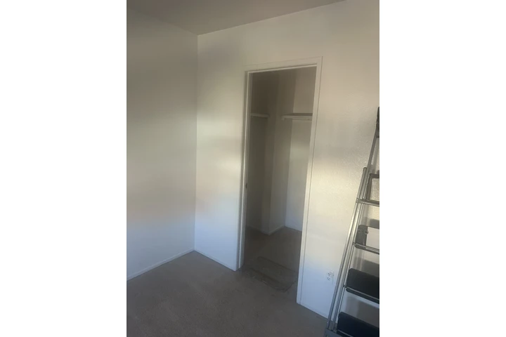 $750 : HABITACION AMPLIA PALMDALE image 2