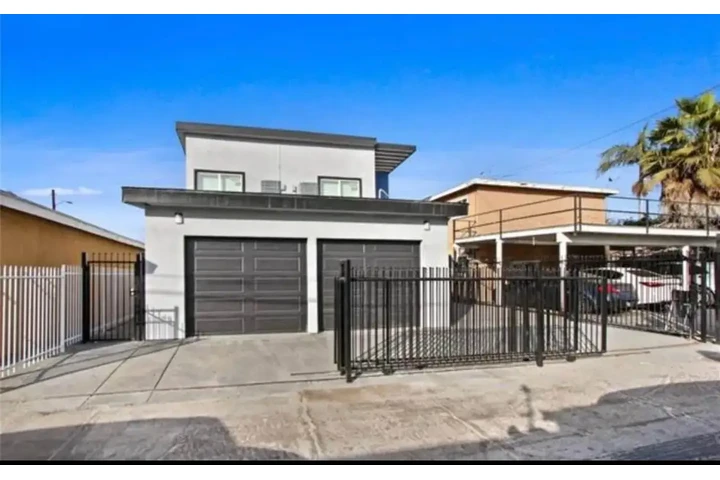 $900 : Rento cuarto en compton image 1