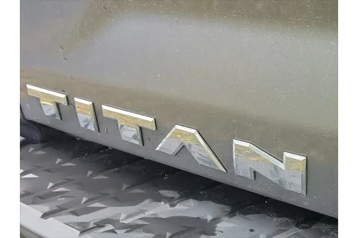 $16988 : Nissan Titan 2017 4x2 S 4dr image 7