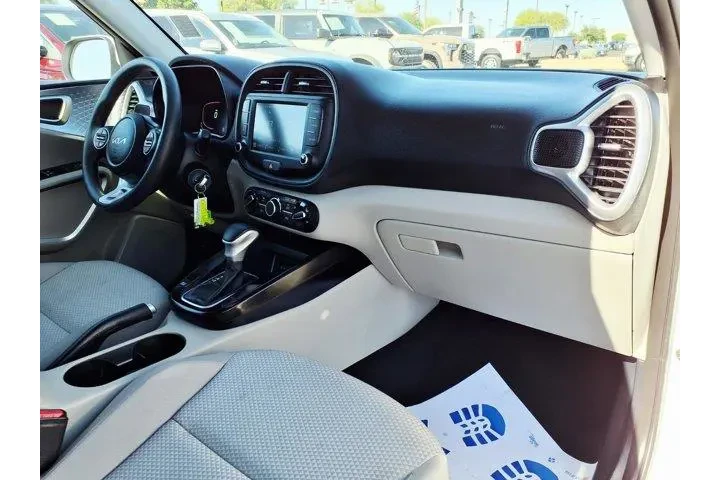 $20441 : Kia Soul 2025 S 4dr Crossove image 10