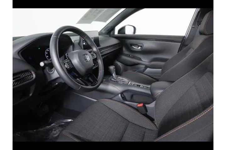 $30375 : Honda HR-V 2026 AWD Sport 4d image 10