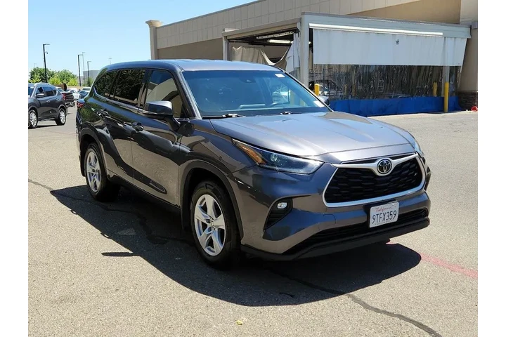 $25998 : Toyota Highlander 2021 AWD L image 1