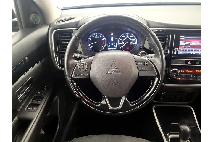$13998 : Mitsubishi Outlander 2019 SE image 10