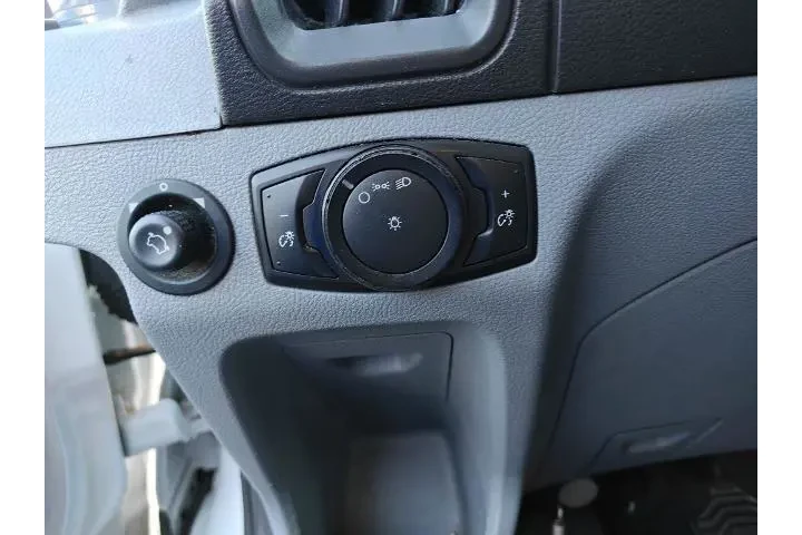 $16250 : Ford Transit 2016 150 3dr SW image 10